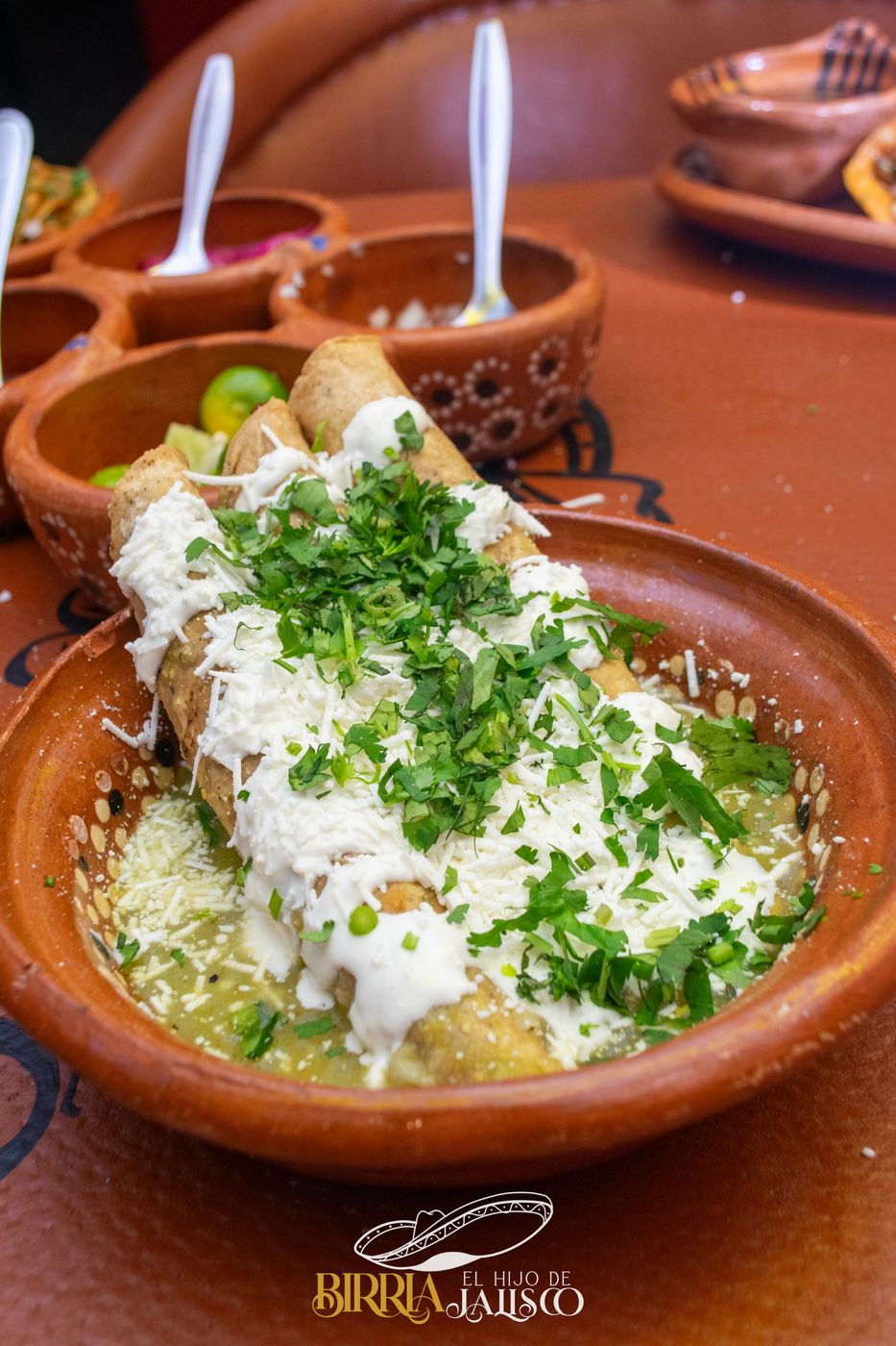 Flautas ahogadas con crema